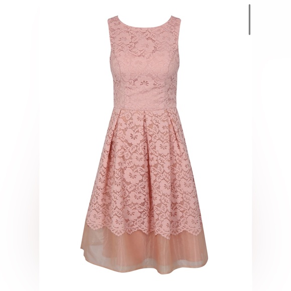 Chi Chi London - Lace dress with open back (UK size 8 - US size small) - Picture 3 of 7